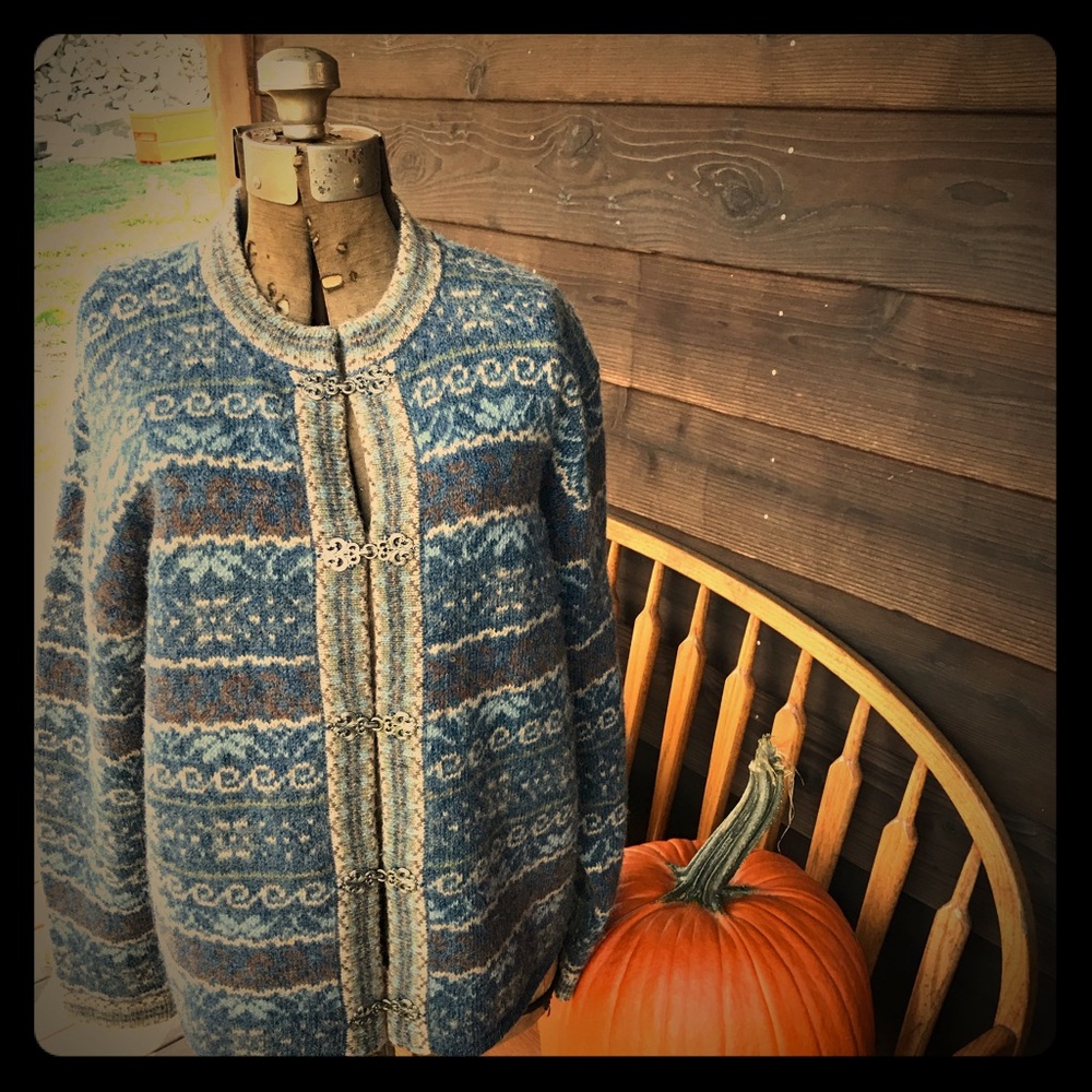 Eagle’s Eye, 💯 Wool Cardigan with Silver Closures